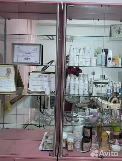 Косметологический шкаф