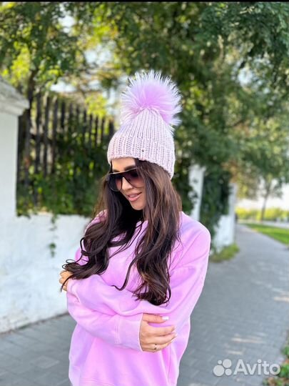 Шапка с натуральным помпоном
