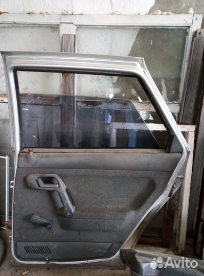 Дверь правая задняя ваз 21 10.21 12