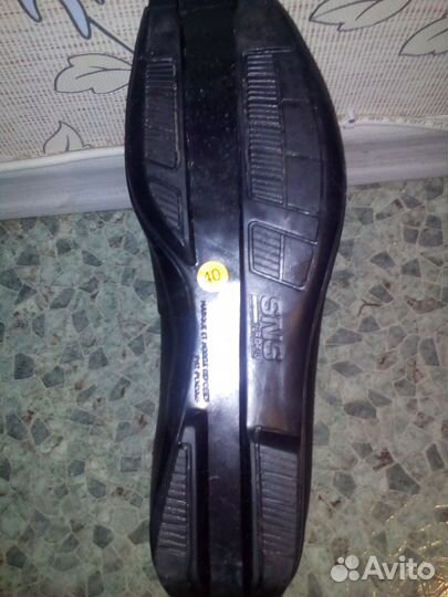 Лыжные беговые ботинки