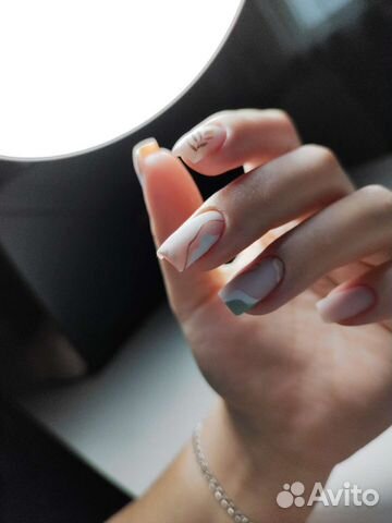 Маникюр 