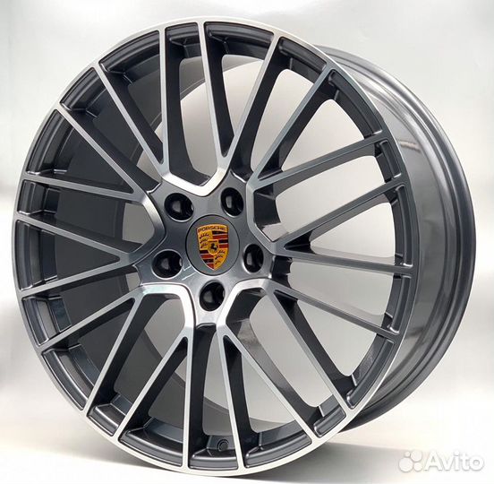 Разноширокие диски на Porsche Panamera R20