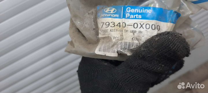 Петля двери верх. зад. П. Hyundai Solaris/2013