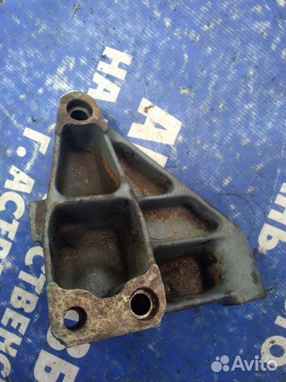 Кронштейн опоры двигателя. Iveco Daily