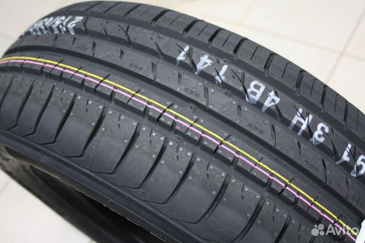 Kumho Crugen HP91 215/65 R16 98H