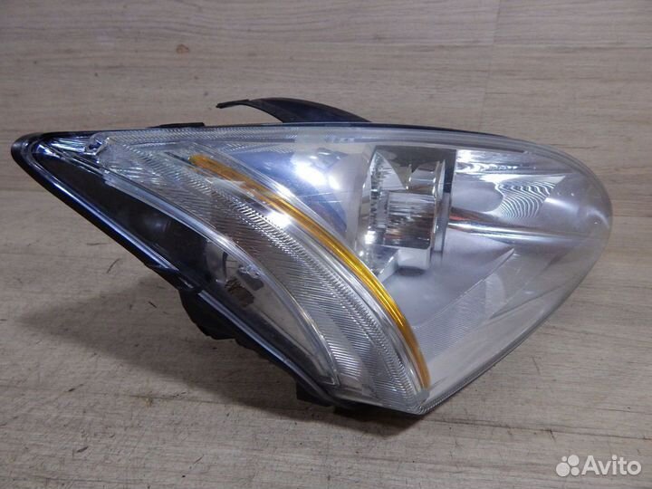 Фара правая Ford Focus 2