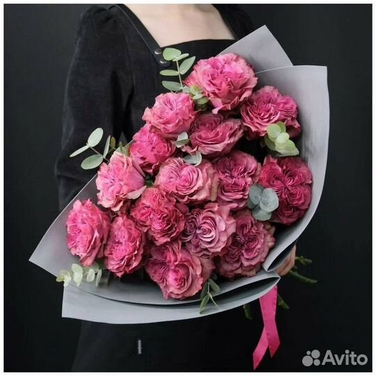 Букет пион овидных роз