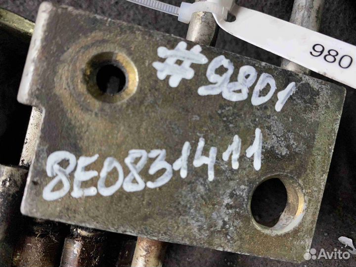 Петля двери Audi A6 allroad (4F 2004-2010) 8E0 831