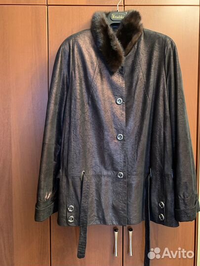 Женская куртка из натуральной кожи