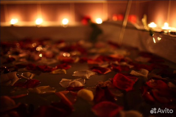 Романтическая ночь в отеле с видом на ночной город