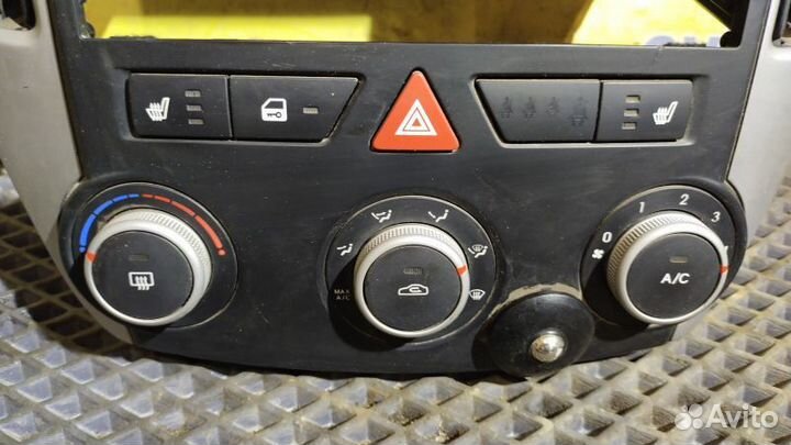 Рамка магнитолы Kia Ceed