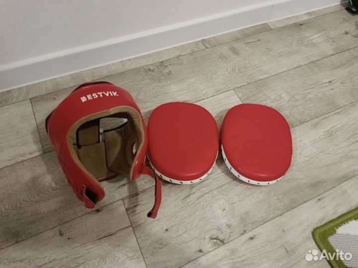 Шлем для бокса. Лапы для бокса и единоборств