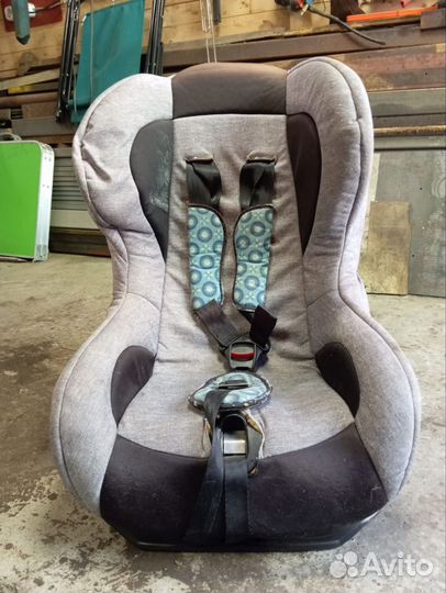 Автомобильное кресло