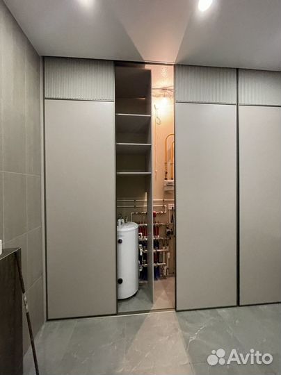 Шкаф с зеркалом