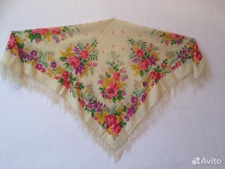 Шаль шерстяная Новая