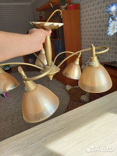 Продаю люстру