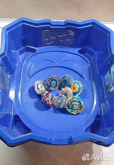 Волчки бей блейд 8шт и арена