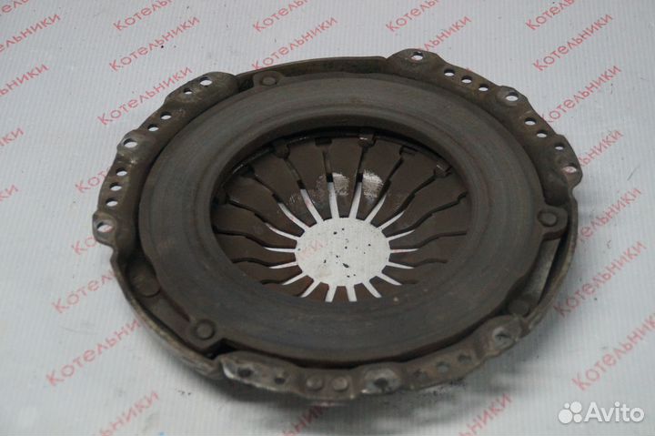 Nissan 30210-AU400 Корзина сцепления