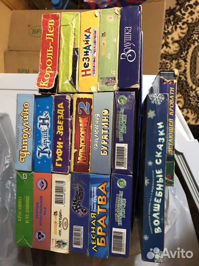 Видеоплеер с кассетами