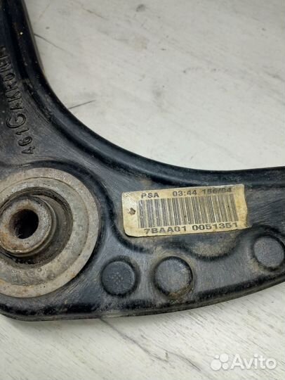 Рычаг передний левый Peugeot 407 Пежо 407