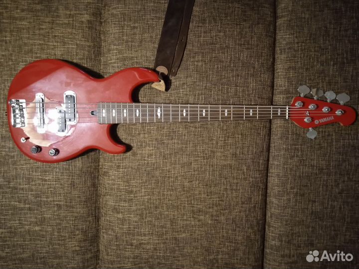Бас-гитара Yamaha BB 415