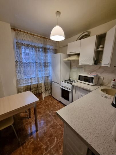 2-к. квартира, 56 м², 2/5 эт.