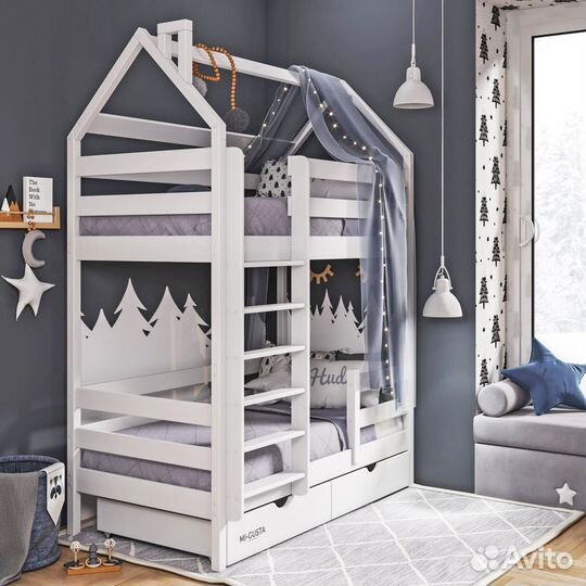 Двухъярусная кровать домик