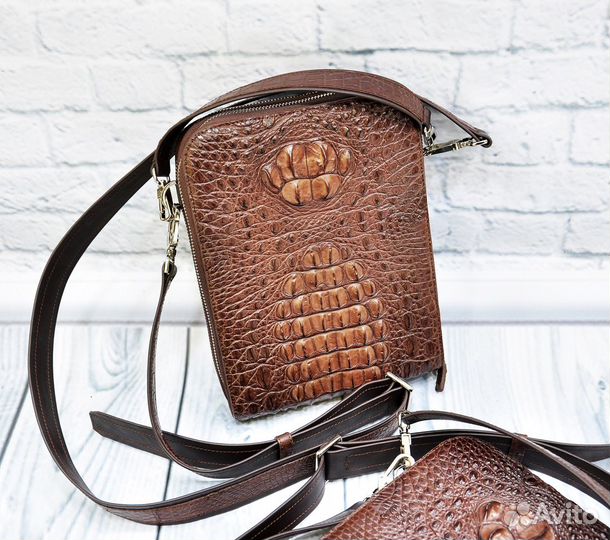 Мужская сумка из рельефной части кожи крокодила