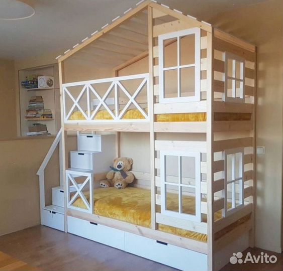 Детская двухъярусная кровать