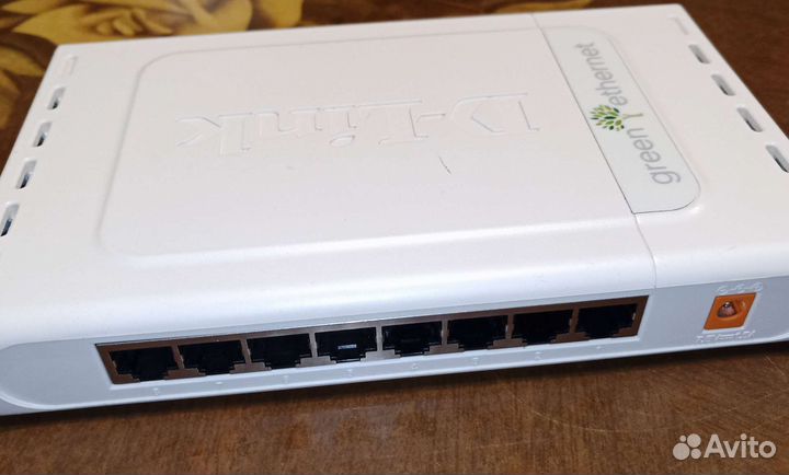 Коммутатор D-Link DGS-1008D белый