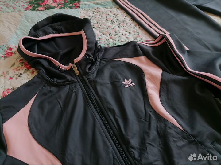 Женский спортивный костюм adidas