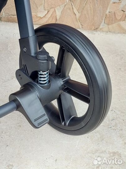 Коляска прогулочная Новая (реверсивная)