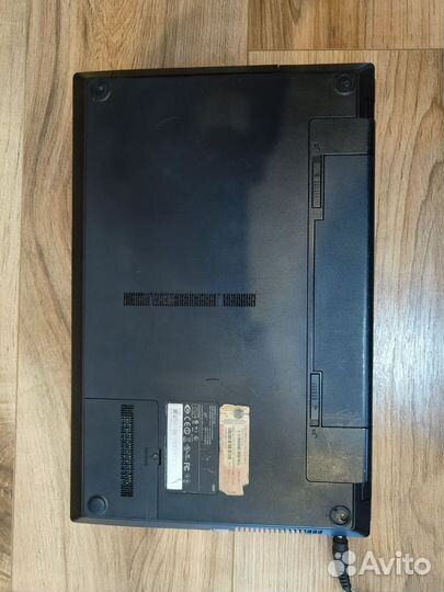 Ноутбук Samsung np300v5a i5/4/GT520mx 1gb/512