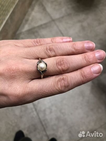 Серебряное кольцо с жемчугом Pandora