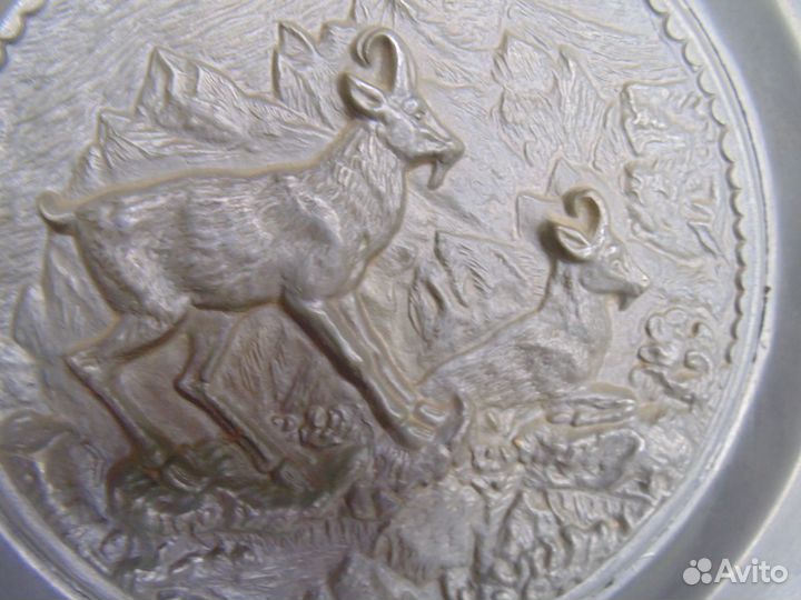 Антиквариат из Европы.Настенная тарелка.Олово