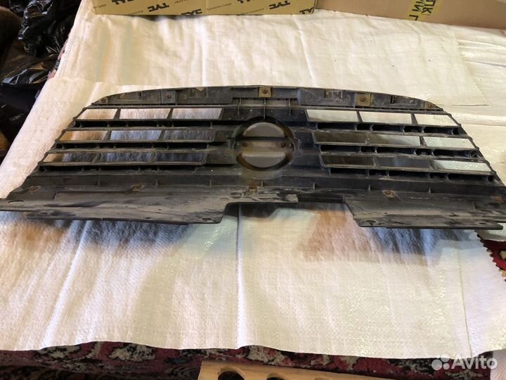 Решетка радиатора nissan almera classic с эмблемой