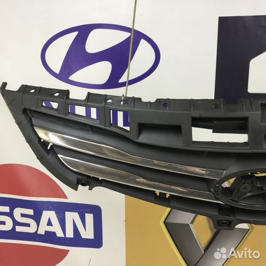 Решетка радиатора Hyundai solaris