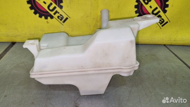 Бачок омывателя лобового стекла Ford Focus 3 седан