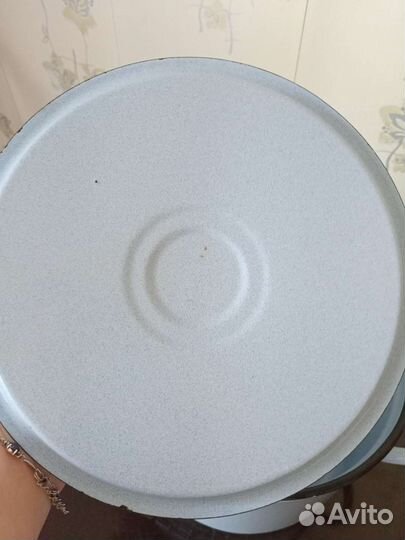 Кастрюля эмалированная