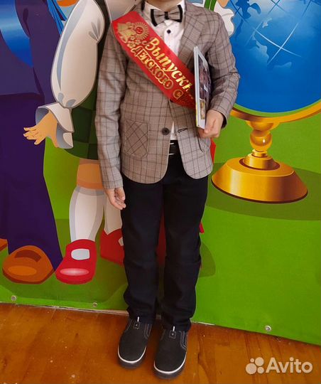 Костюм (пиджак+рубашка+галстук+брюки)