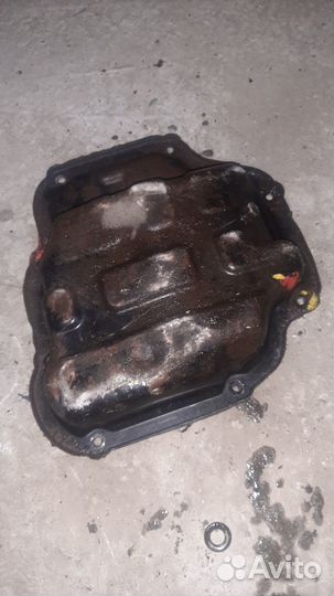 Поддон двигателя на Ниссан,двигатель HR16