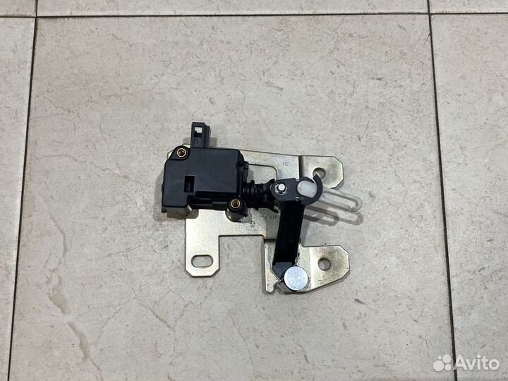 Активатор замка багажника VAG