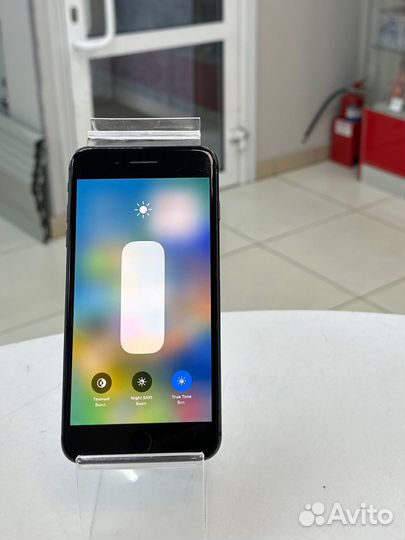 iPhone 8 Plus, 64 ГБ