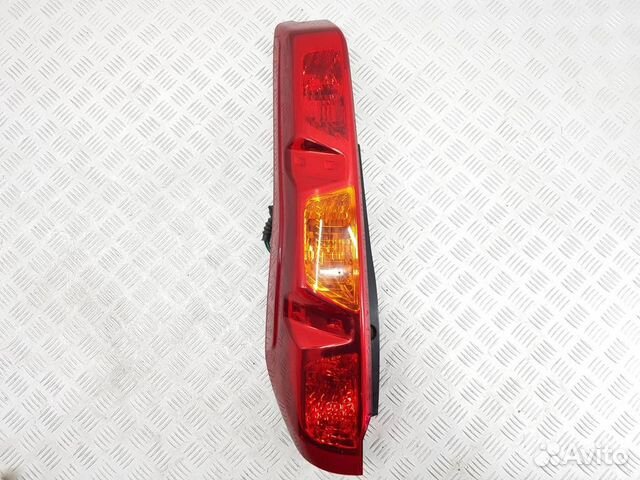 Фонарь задний левый Nissan X-trail