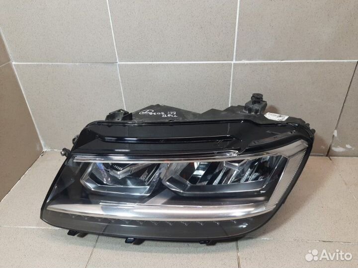 Фара левая Volkswagen Tiguan 2