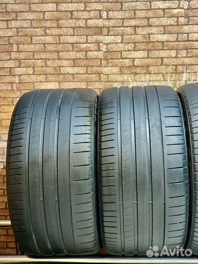 Pirelli P Zero PZ4 275/35 R21 и 315/30 R21