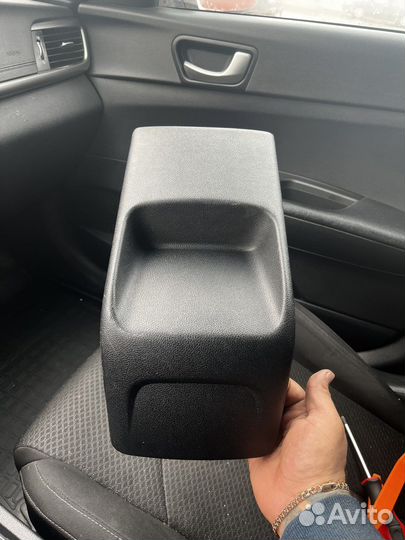 Kia optimaя 4 ящик центрольной консоли