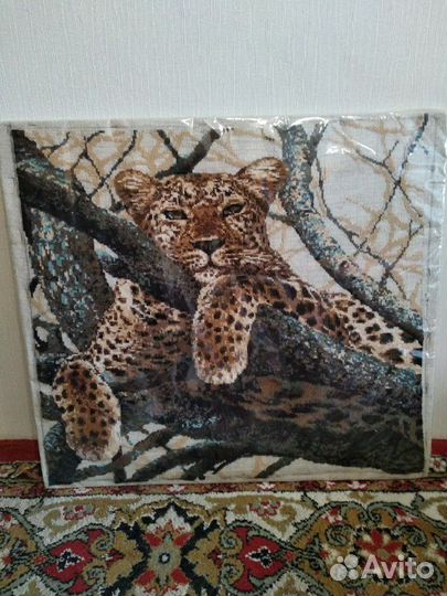 Вышевка крестом 