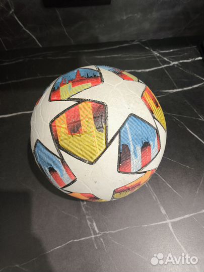 Футбольный мяч adidas лига чемпионов