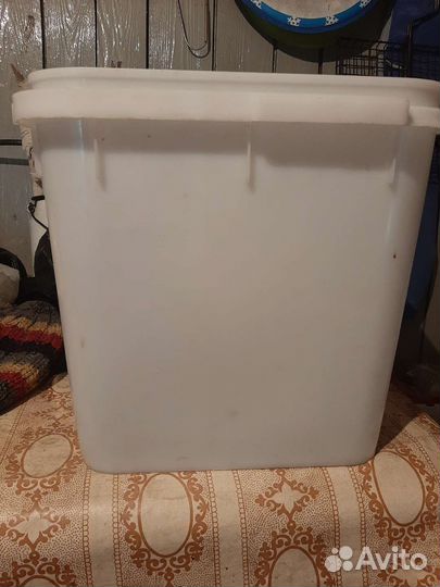 Контейнер пищевой из под меда